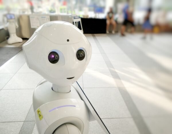Exploring Types of Intelligent Agents in AI