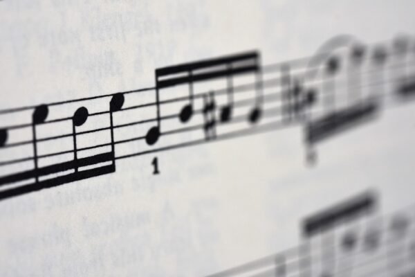 AI Music Generation Apps: Suno and Udio Reviewed