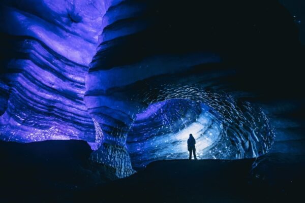 Augmented Reality and AI for Immersive Learning Experiences