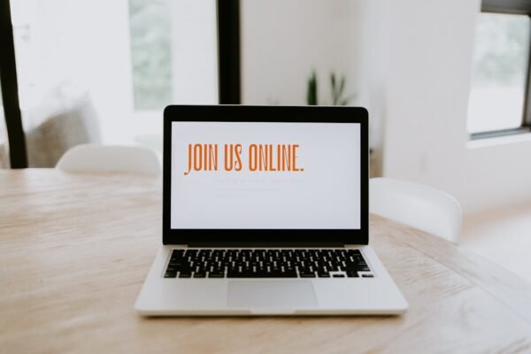 Personalizing E-commerce Experiences with AI Technologies