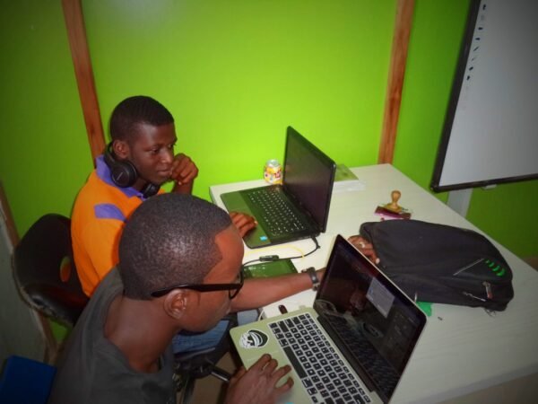 Best AI Coding Platforms for Teens and Business Executives