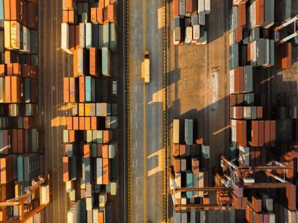 Unleashing the Potential of Generative AI in Logistics Optimization