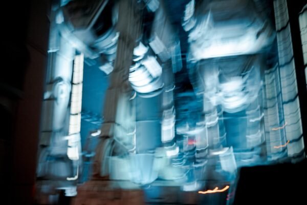 Edge AI Processing Enables Real-Time Inference Without Cloud Dependency