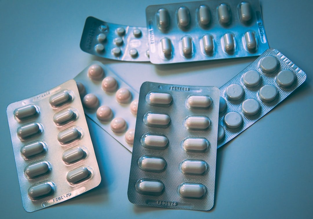 Photo pharmacovigilance