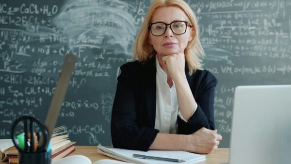 AI-Powered Tutoring: Can Machines Replace Human Teachers?