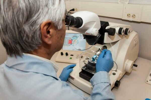AI in Clinical Trials: Improving Efficiency