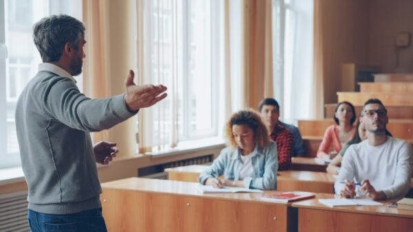 The AI-Supported Classroom: A Practical Guide for Educators